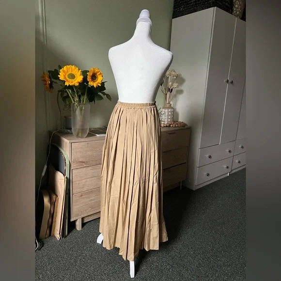 Beige Camel Tan Pleated Elastic High-Waist Modest Maxi Cotton Lightweight Skirt - Picture 3 of 16